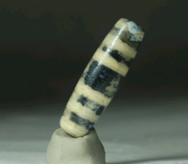 Pre-1800s Indo/Tibetan Old Agate Stripes Dzi Bead 14*48mm