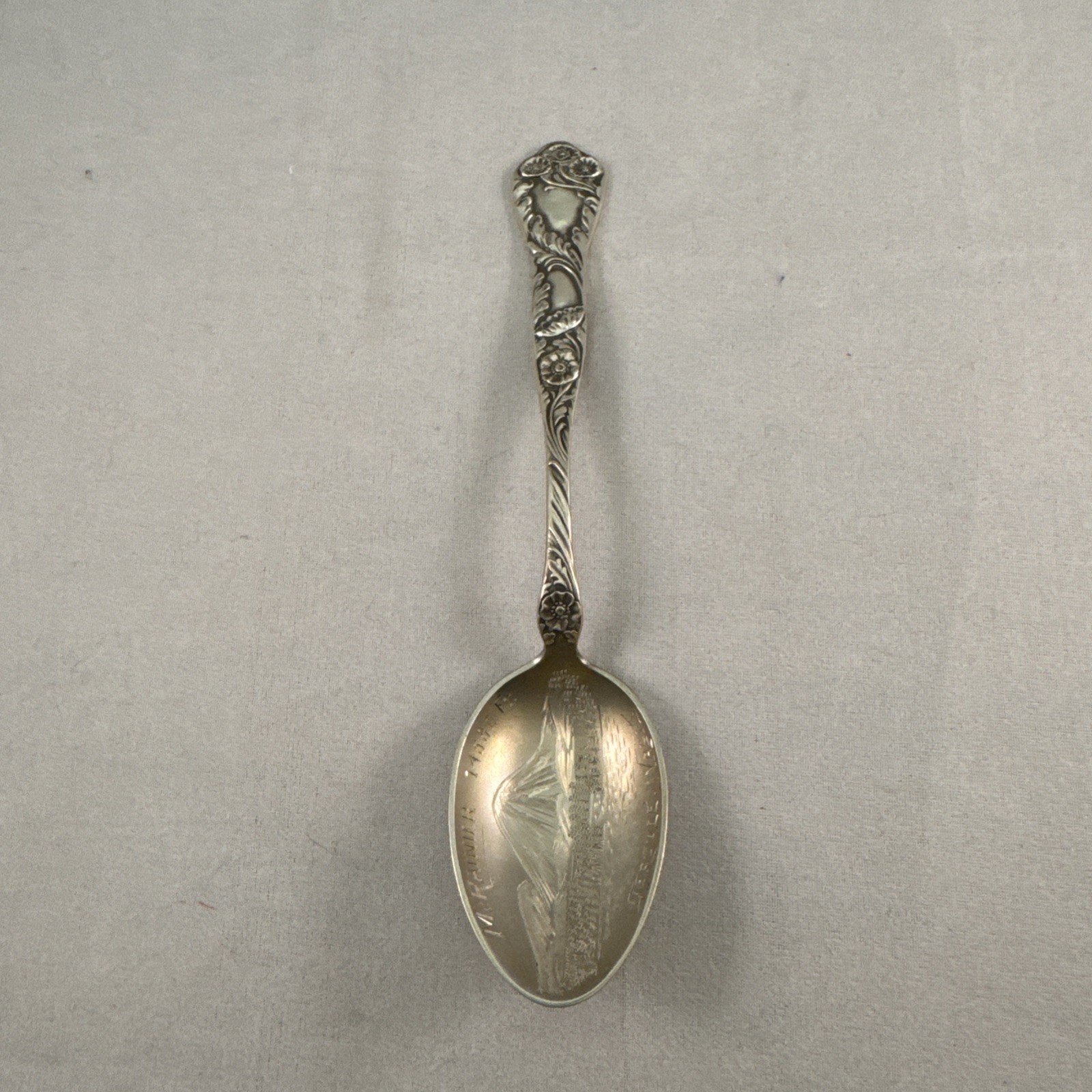 Vintage Sterling Silver Mt. Rainier Seattle Washington Souvenir Spoon 5″