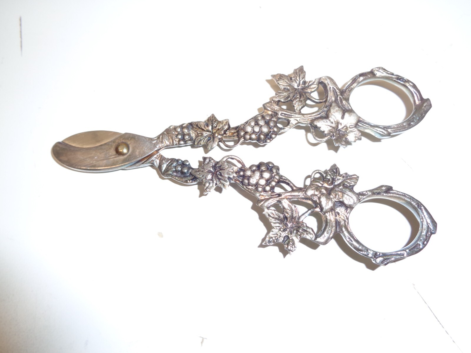 Vintage H HOOYKAAS DUTCH NETHERLANDS SILVER GRAPE LEAF SCISSORS