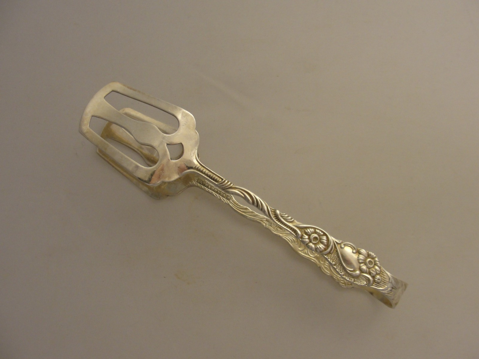 VINTAGE SWEDEN NILS JOHAN PRIMA ALP SILVER PLATE SUGAR TONGS LOT *53