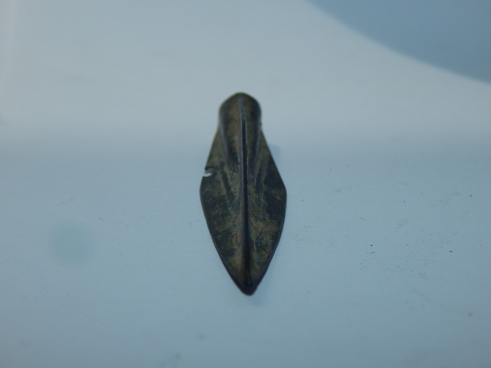 ANCIENT ANTIQUE EXCAVATED BRONZE ARROW HEAD DATE & ORIGIN UNKNOWN