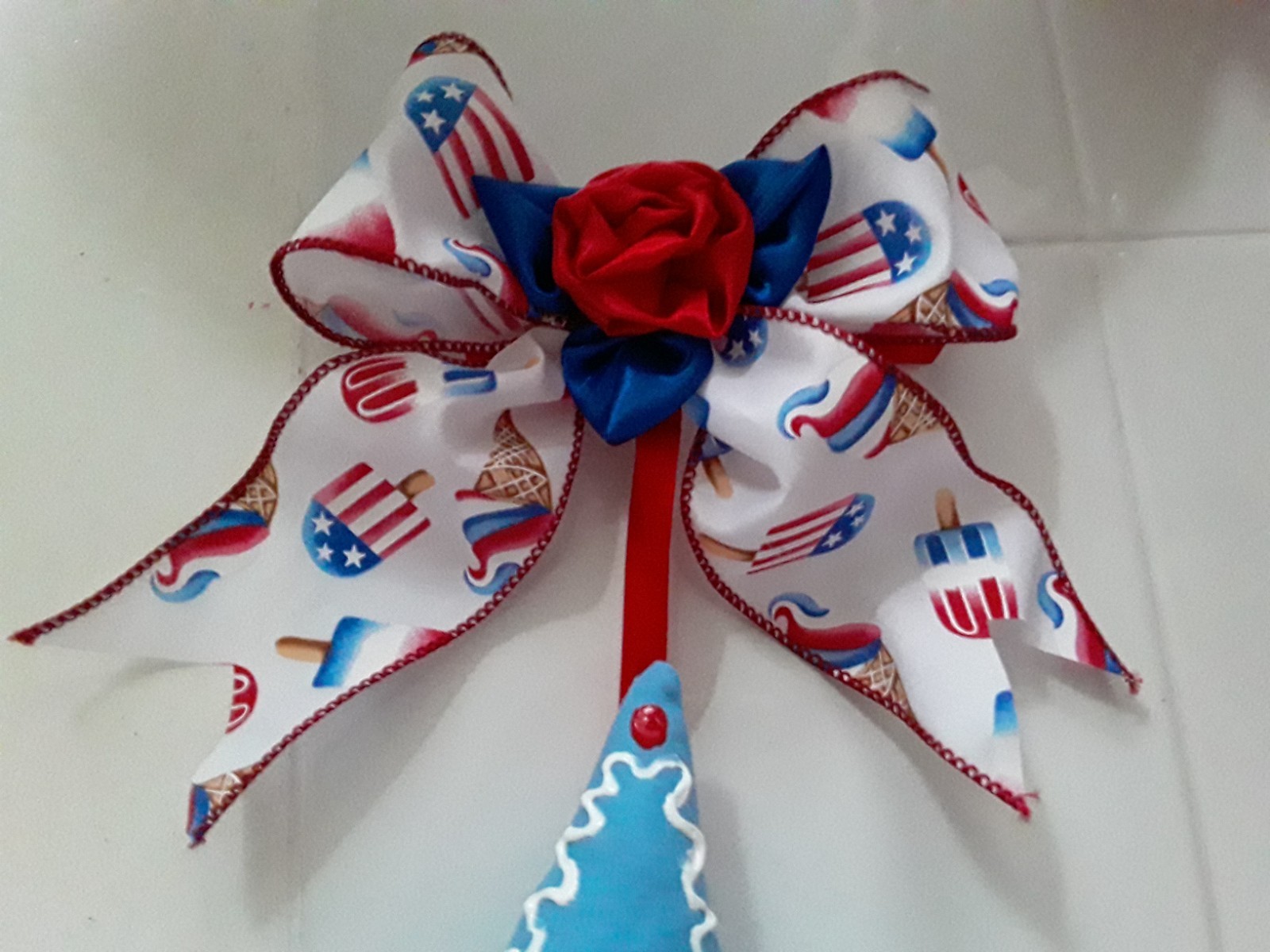 WHITE RED BEAUTIFUL HAND PAINTED U.S.A NEW FABRIC BIG DECORATED STAR ORNAMENT