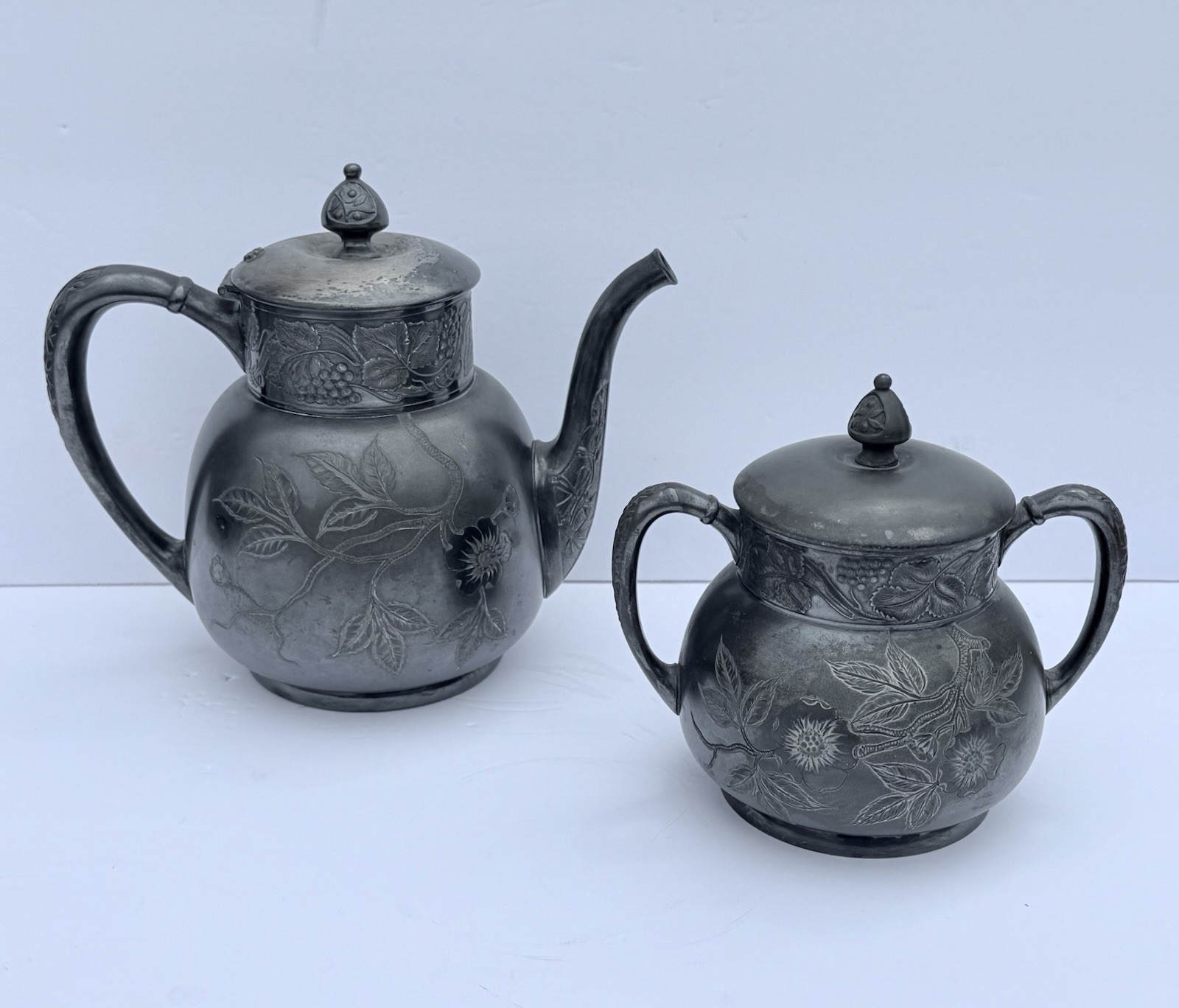 1800-1849 Pairpoint Quadruple Silver Plate Floral Tea Pot Sugar Bowl Dents