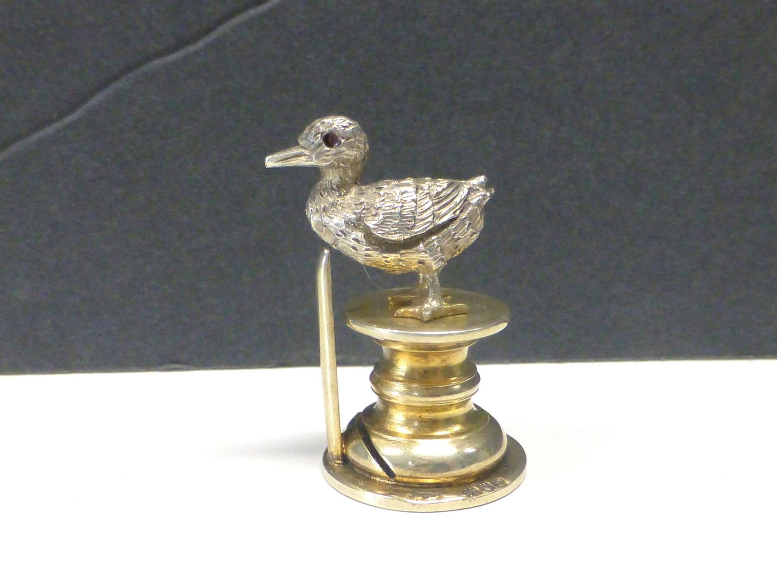 1906 DUCK Red Gem Eyes William Hunter Sterling Silver Place Card Holder Figure