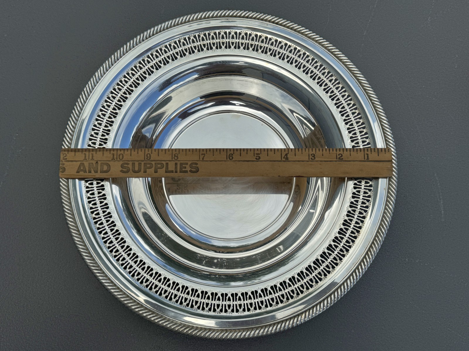 Wm. Rogers & Son 835 Silverplate 12″ Bowl Pierced/Lattice Band Rope-style Border