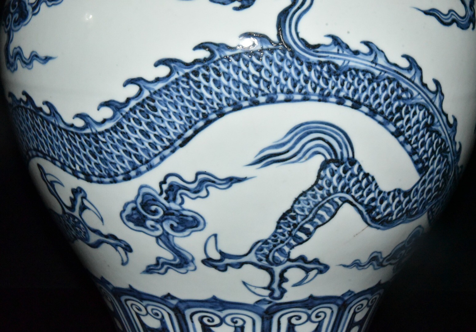 13.5″Old China ming dynasty xuande mark blue white Porcelain Dragon pattern Pot