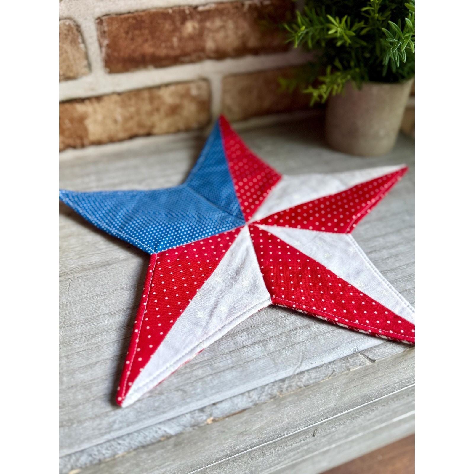 Vintage Patriotic Star Mug Rug Pattern | Red White Blue Quilted Table Mat