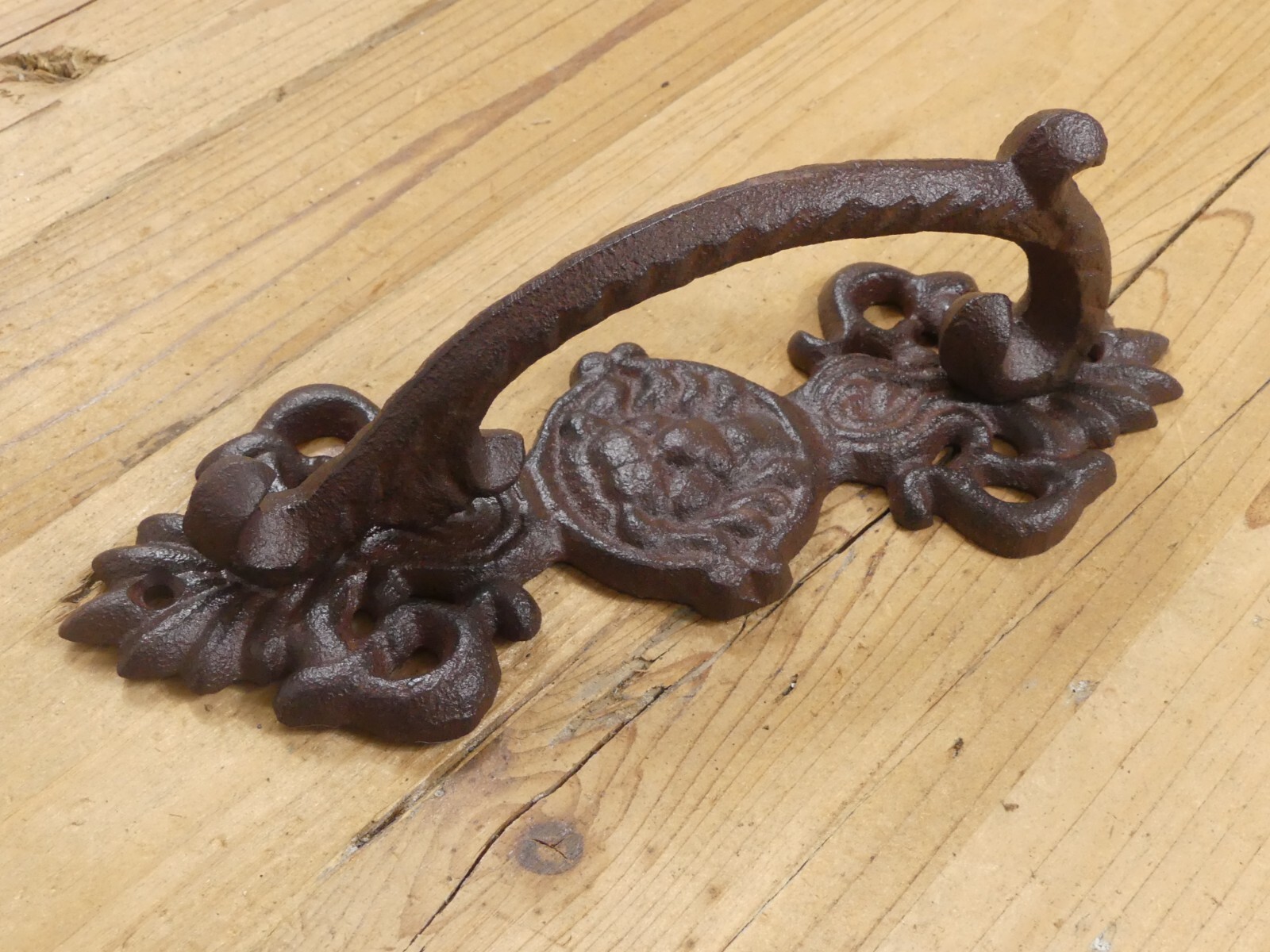 2 LARGE HANDLES RUSTIC CAST IRON BARN DOOR HANDLES SHED GATE PULLS FANCY 8 1/2″