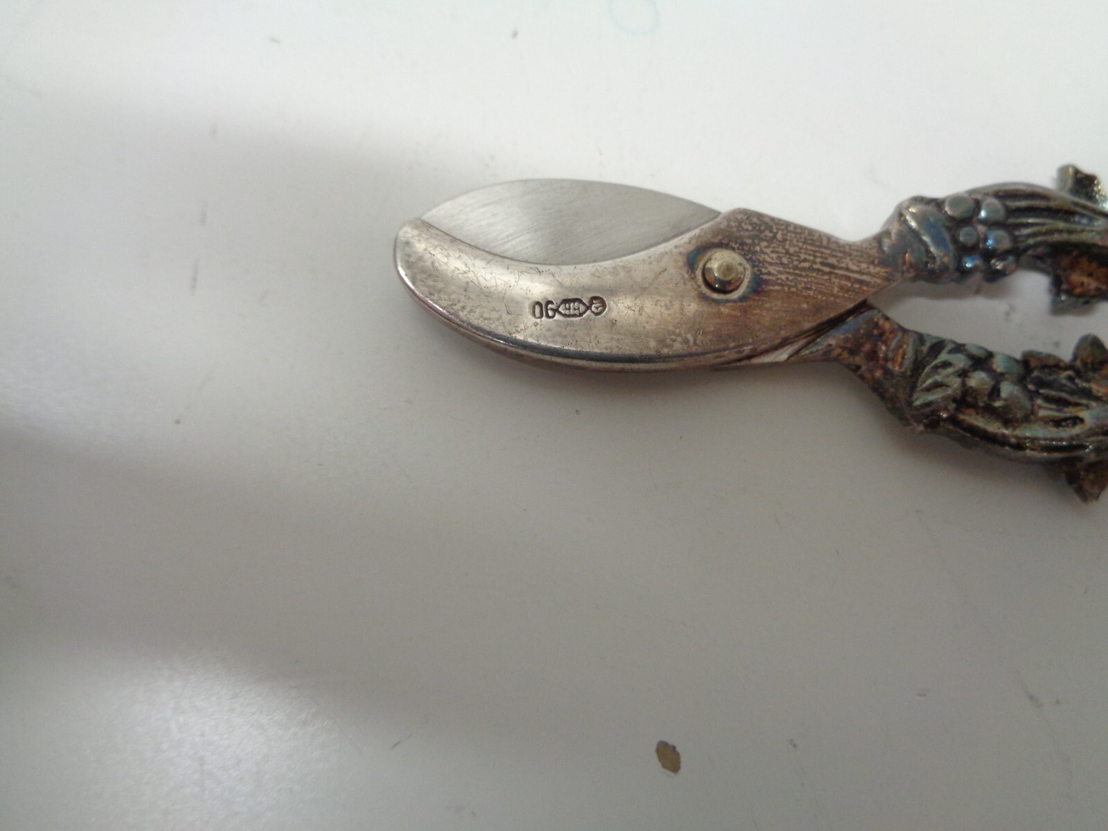 Vintage H HOOYKAAS DUTCH NETHERLANDS SILVER GRAPE LEAF SCISSORS