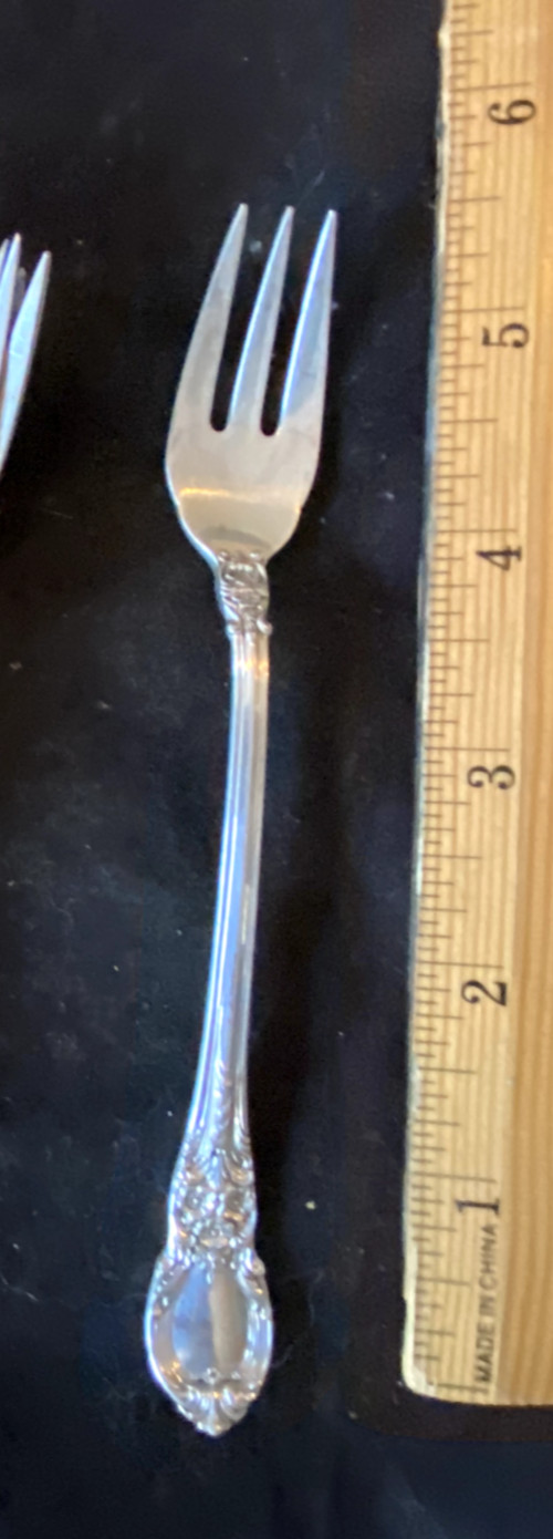 1 LUNT AMERICAN VICTORIAN STERLING SILVER FLATWARE SEAFOOD FORK(S) 12 AV. EACH