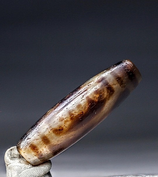 Rare Pre-1800 Indo/Tibetan Old Agate 7 Eye Dzi Bead. 15*52mm