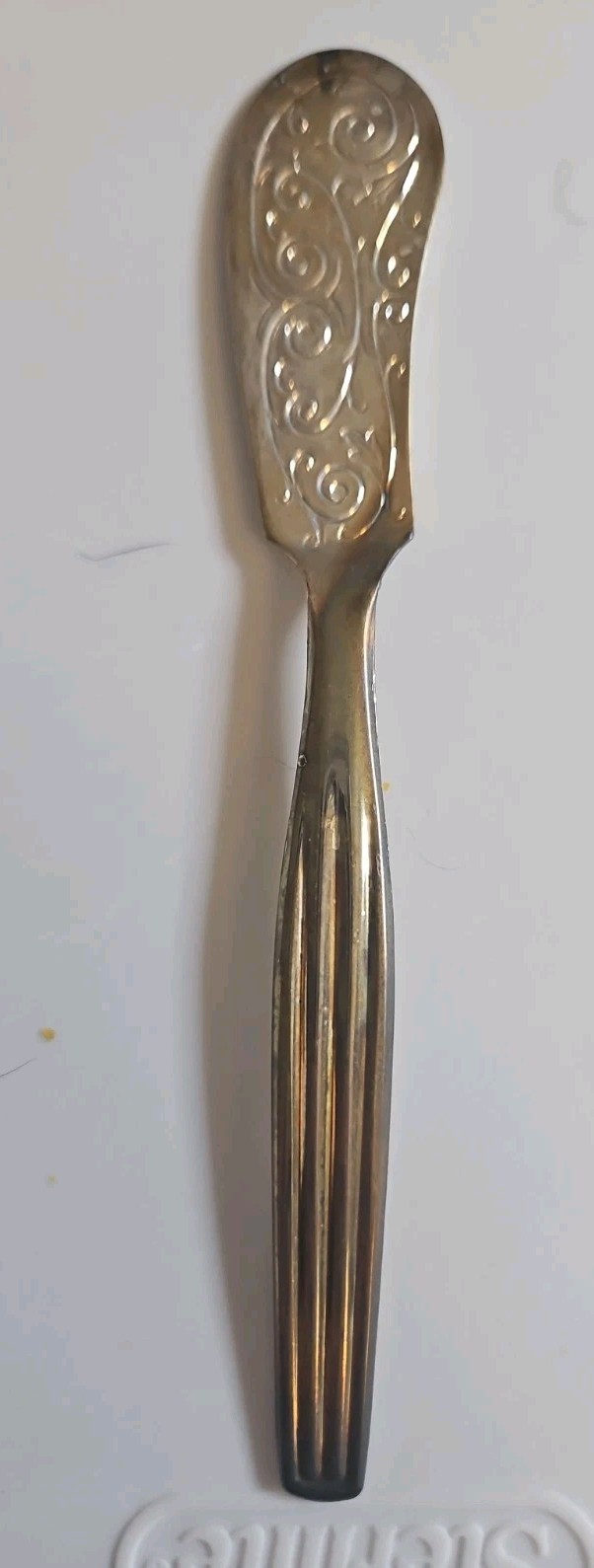 Vintage ~ Butter Knife 5.25″ Silver-Plated Sheffield Eng. Scroll Decorated Blade