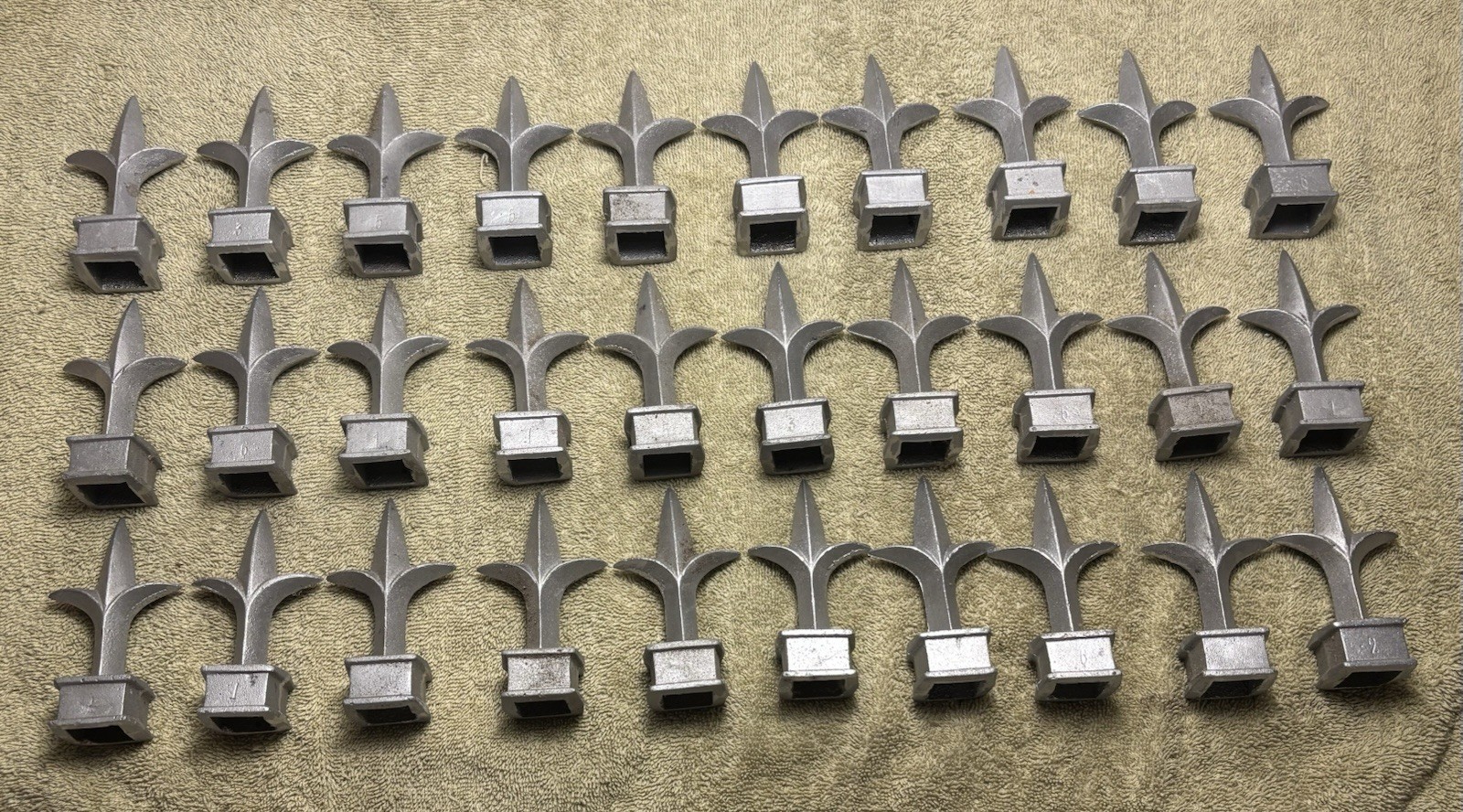 CAST ALUMINUM UNPAINTED FENCE FINIALS FITS OVER 3/4” FENCE MATERIAL 4” TALL
