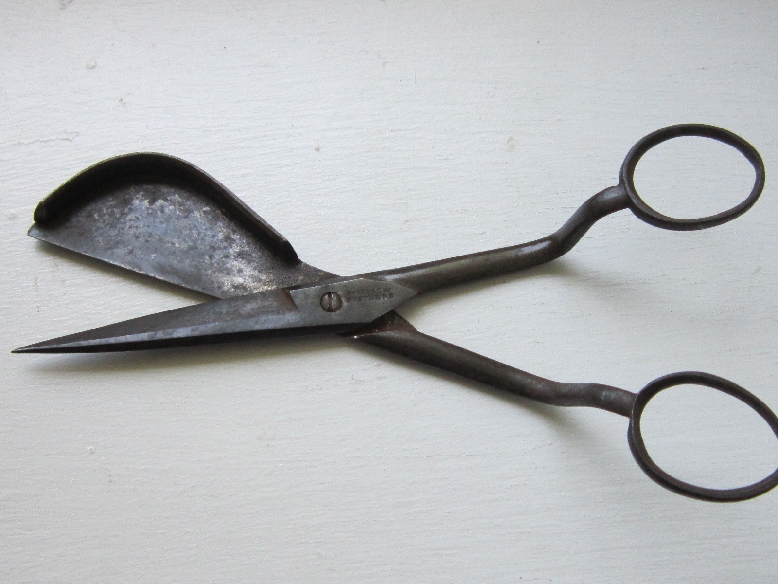Antique Vintage Rodgers & Brothers Candle Wick Cutter Scissors With Tin Tray