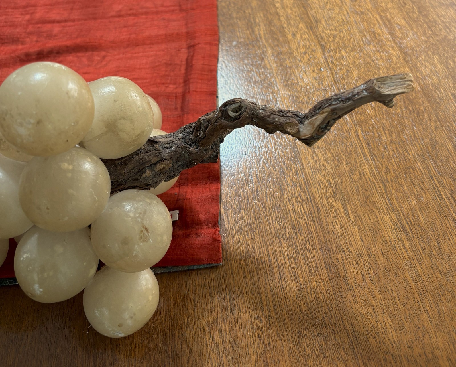 Vintage 1960s Monumental Onyx Stone Grape Cluster from Italy 15″ authentic stem