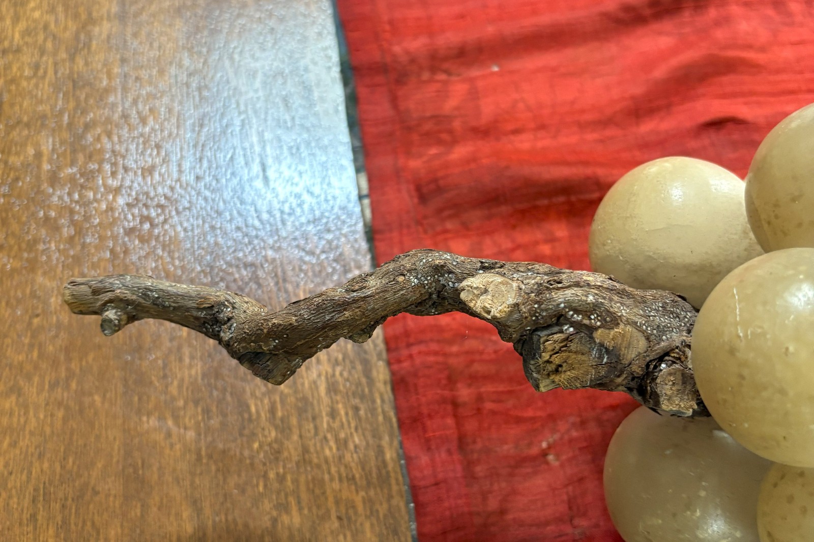 Vintage 1960s Monumental Onyx Stone Grape Cluster from Italy 15″ authentic stem