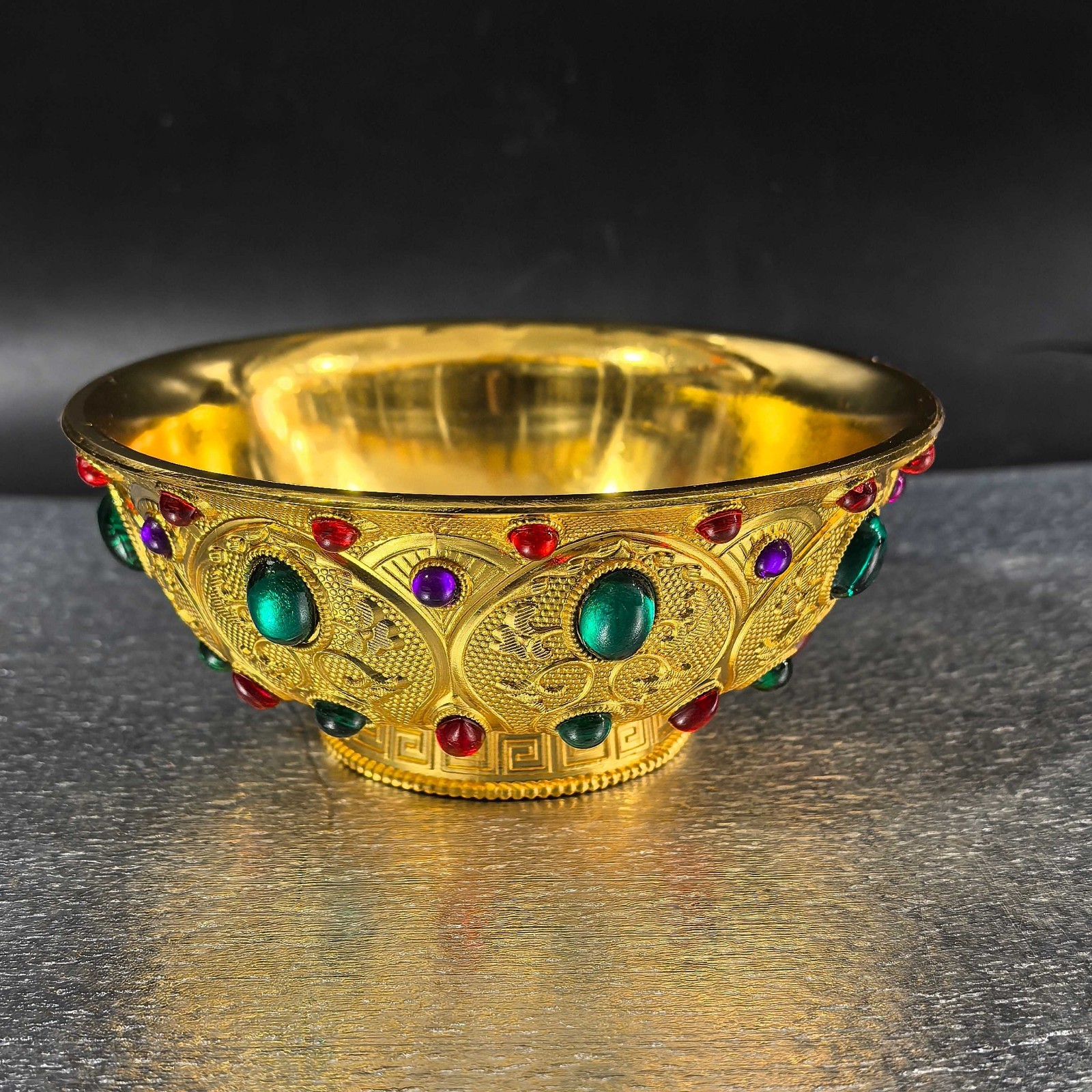 Antique gemstone gilded inlaid gold bowl decoration