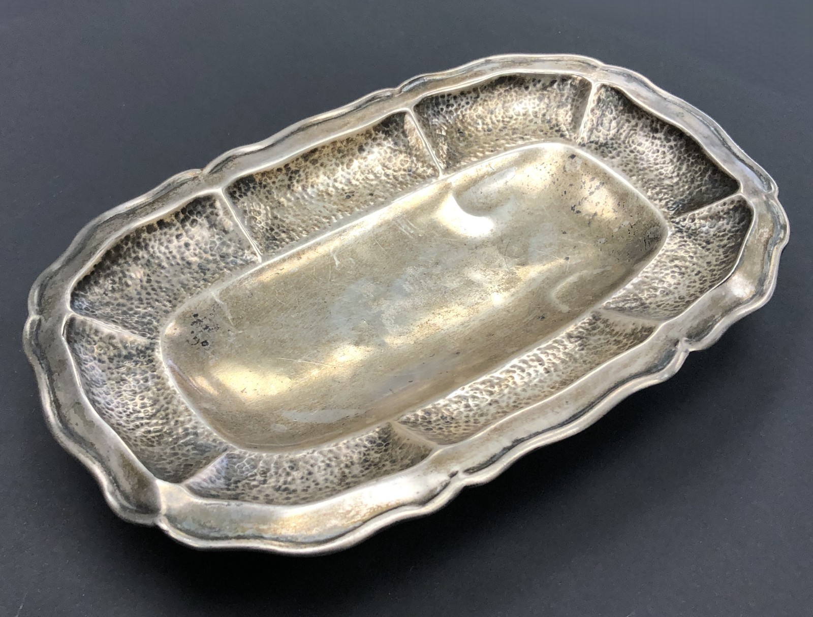 ISLA ARIZA Chile .900 Silver 277g Hand-Hammered 9⅝” Dish Footed Vintage Sterling