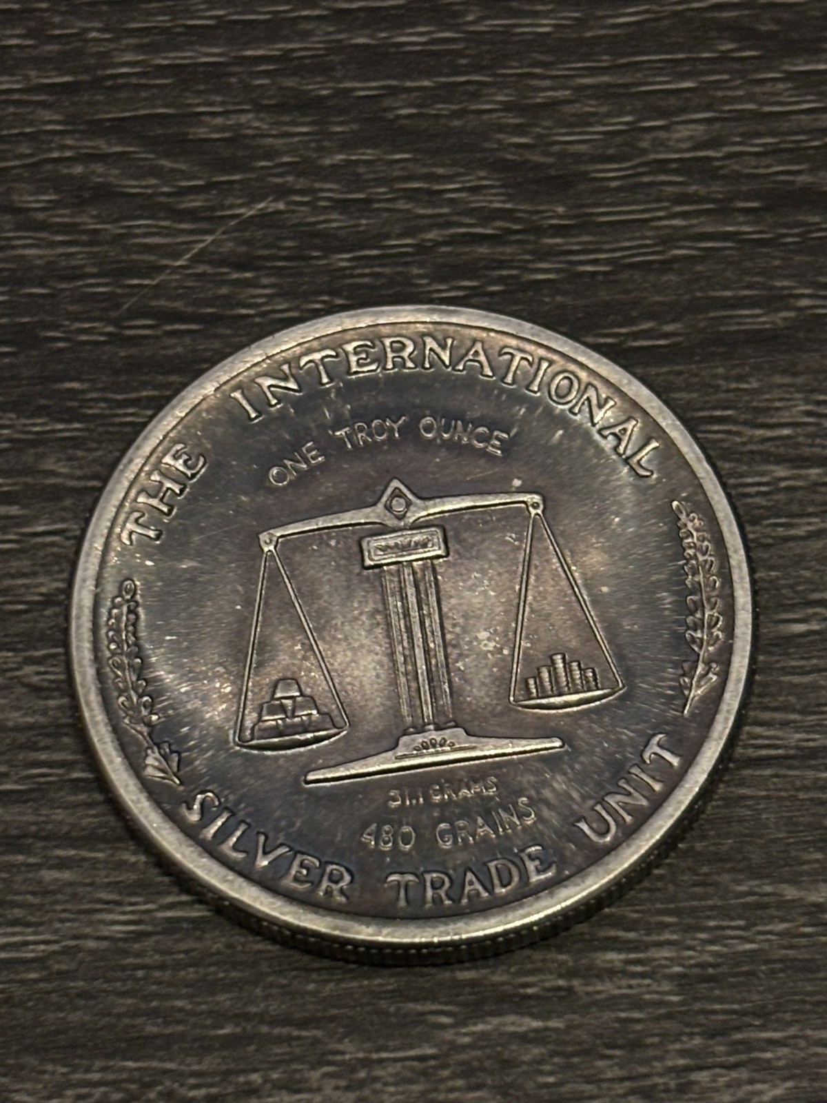 Vintage 1974 1 Troy Oz .999 Silver Round International Silver Trade Unit Coin