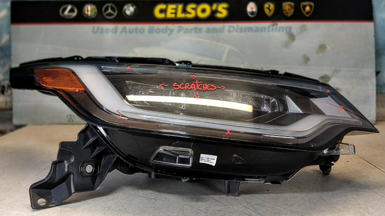 2021 – 2023 LAND ROVER DISCOVER HEADLIGHT RH OEM