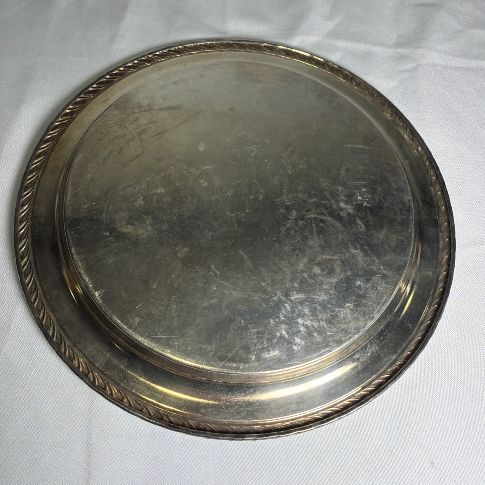 Vintage ONEIDA USA Silver Plated Ornate Design 12″ Round Serving Tray Platter