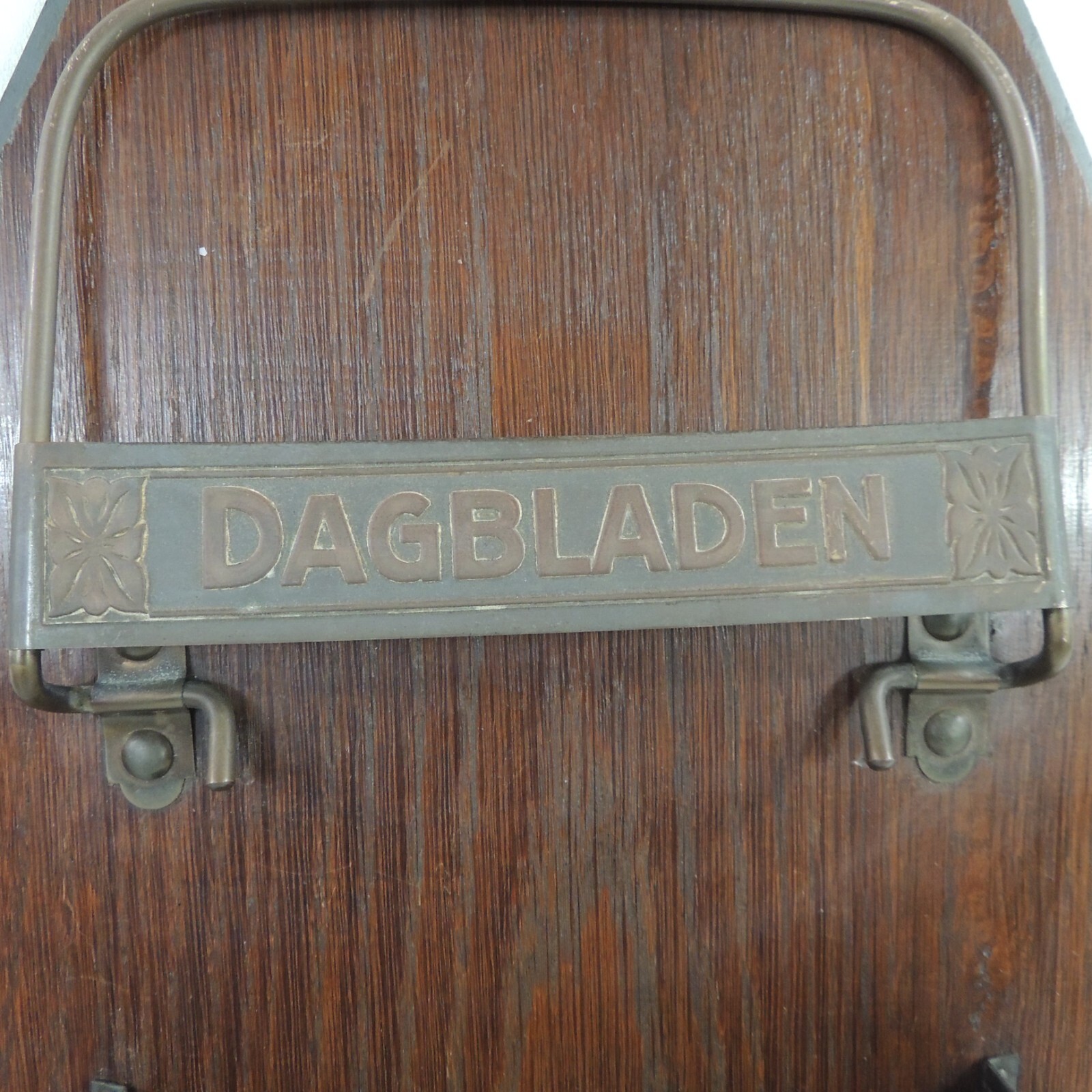 Antique Dutch Dagbladen Wood & Brass Newspaper & Mail Holder Hunting Dog w Bird