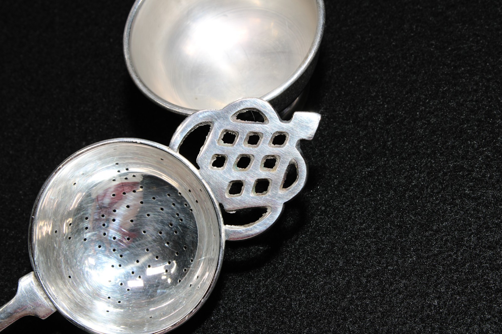 Vintage Silver Plated Tea Strainer With Drip Cup Ornate Crown Lattice Design