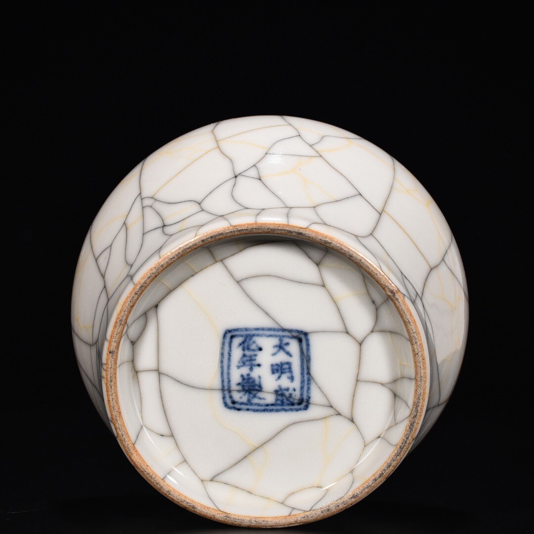 4.3″ China old ming dynasty Porcelain chenghua mark white glaze open slice pot