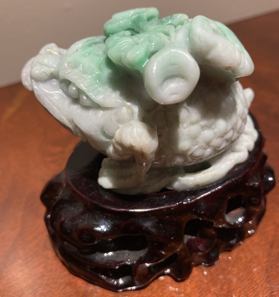3 Legged Green Finely Carved Jadeite Money 3.5” tall Toad W/ Cabbage on back
