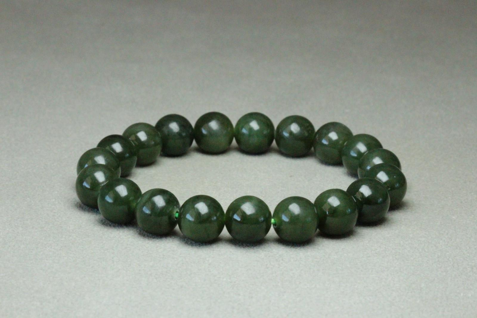 Hot 12MM 100% All-natural Hetian Jade Green Moyu Round Beads Bracelet