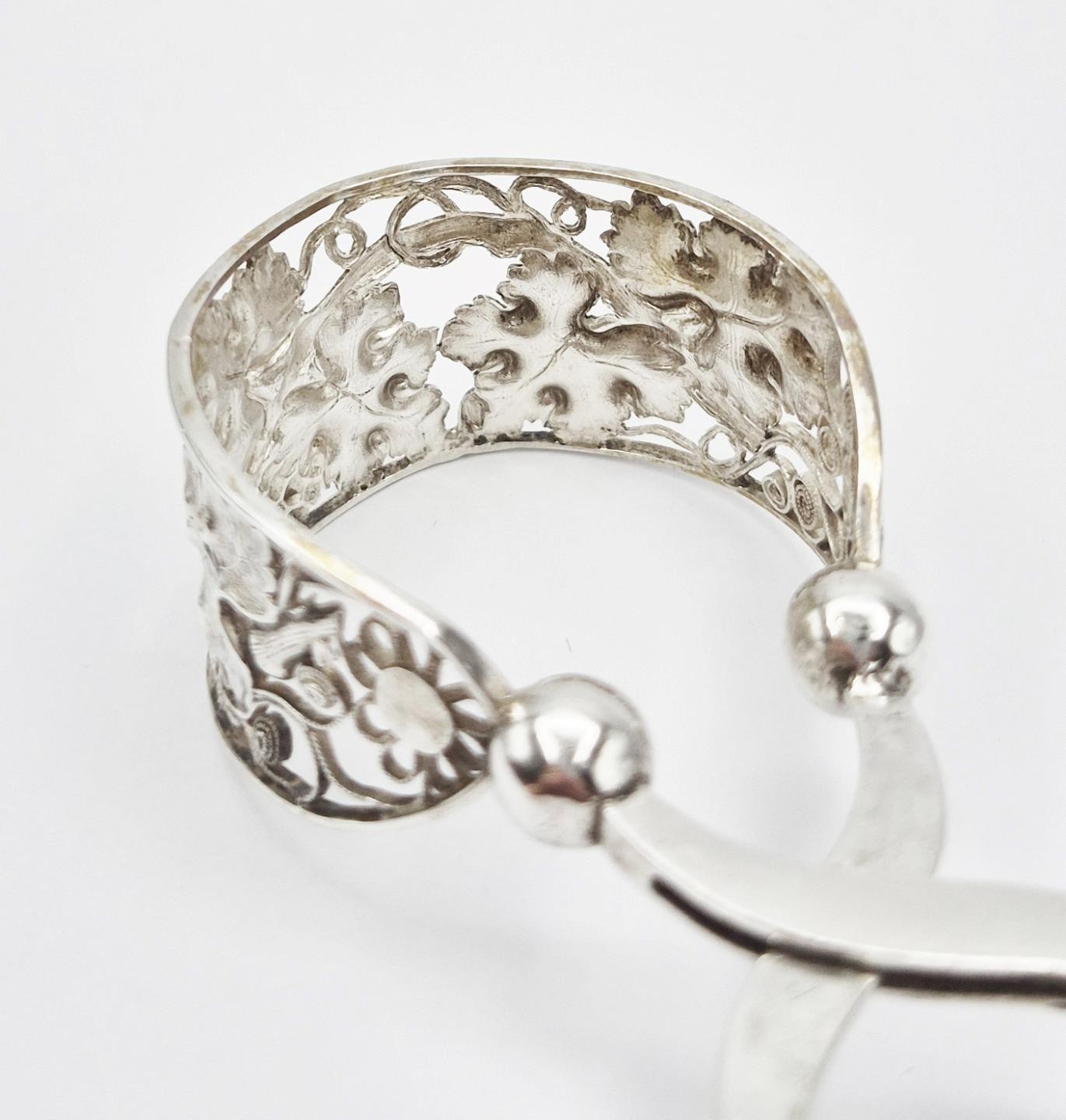 FINE 19TH CENTURY SOLID SILVER FILIGREE GRAPEVINE SUGAR TONGS