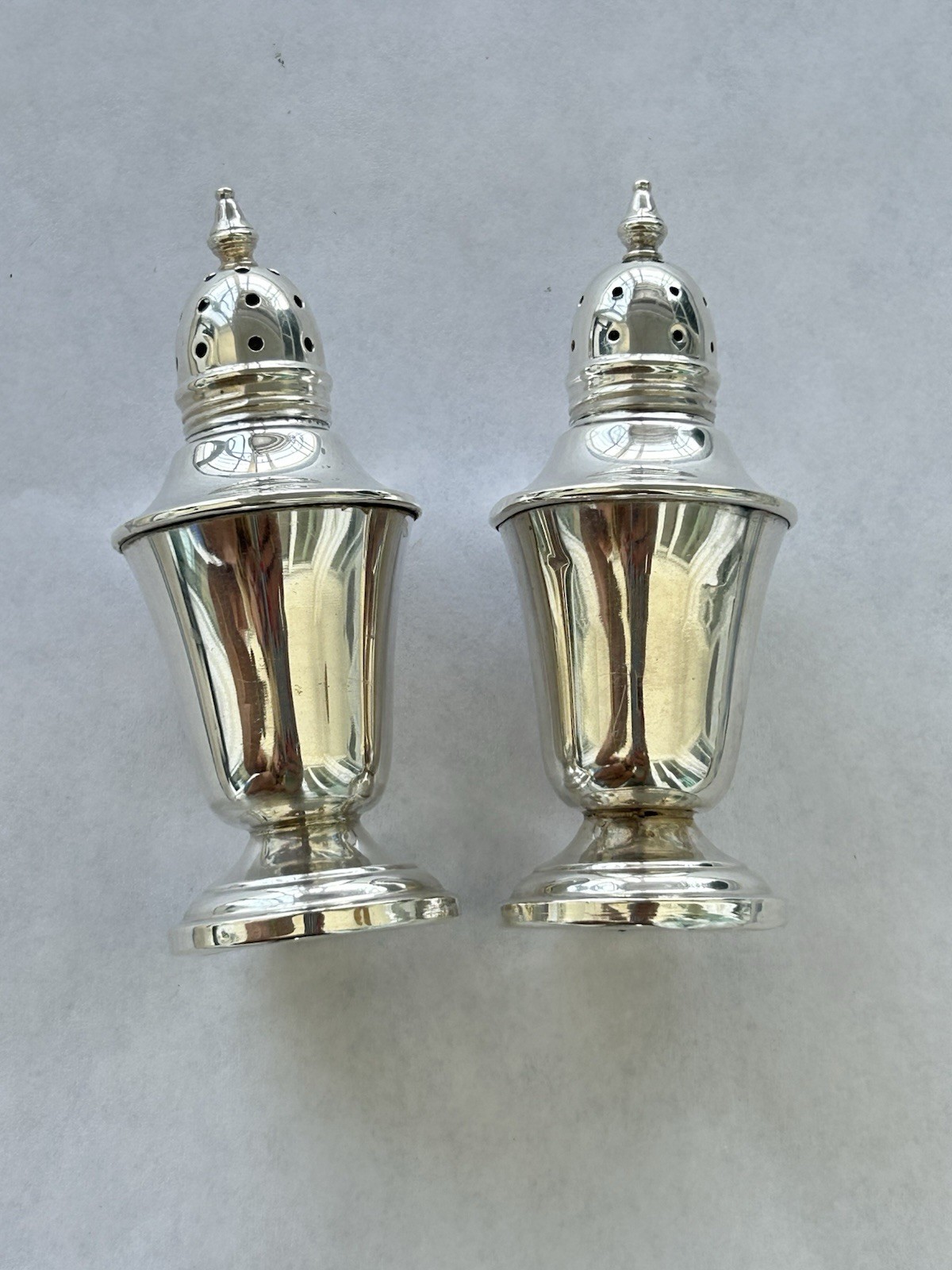 Frank M Whiting Sterling Silver Salt & Pepper Shakers Pattern #841 Fluted 4″ 61g