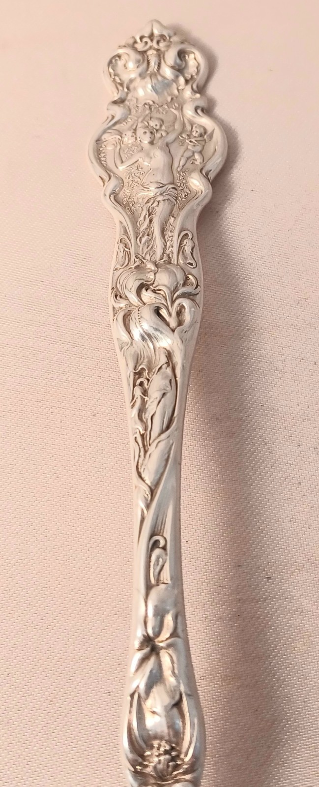 Irian by wallace Sterling Oval Gumbo Soup Spoon-7″