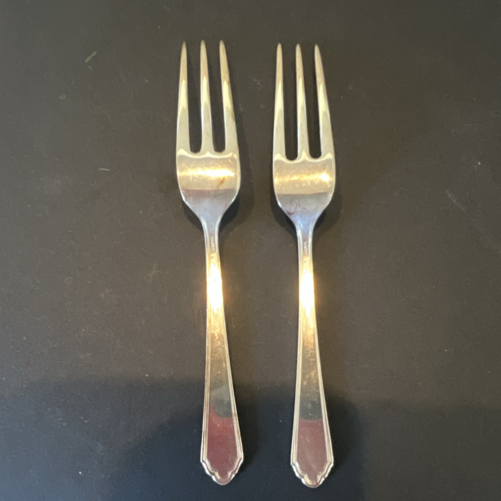 Lunt Sterling Silver (.925) lemon/citrus/olive forks William and Mary 1921, 28 g