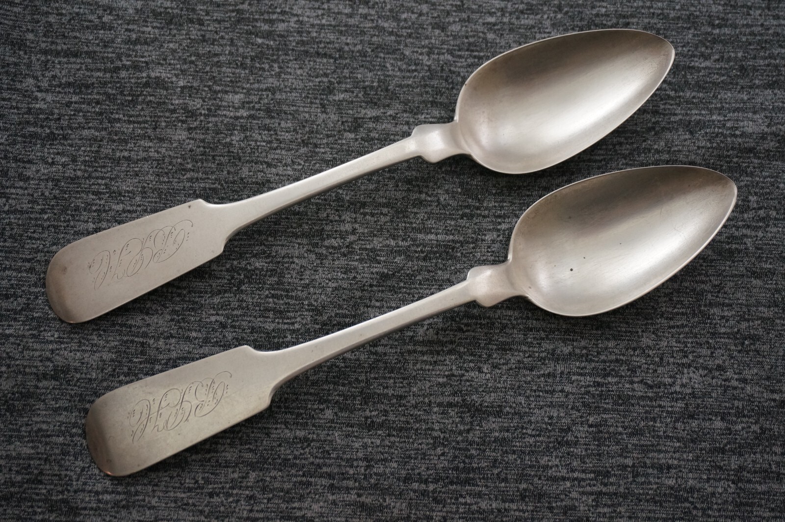 W. GRISWOLD – Coin Silver SERVING SPOONS – Set of 2 – Circa 1820 – 8 5/8 in.