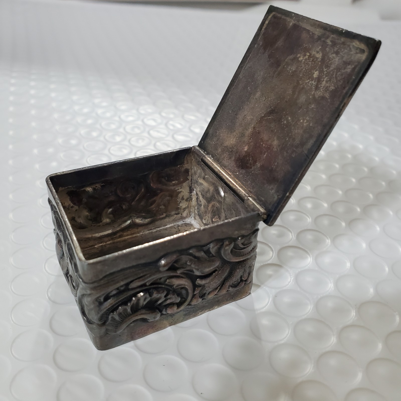 Antique Derby Silver Co Quadruple Plate Pill/Snuff Box Small