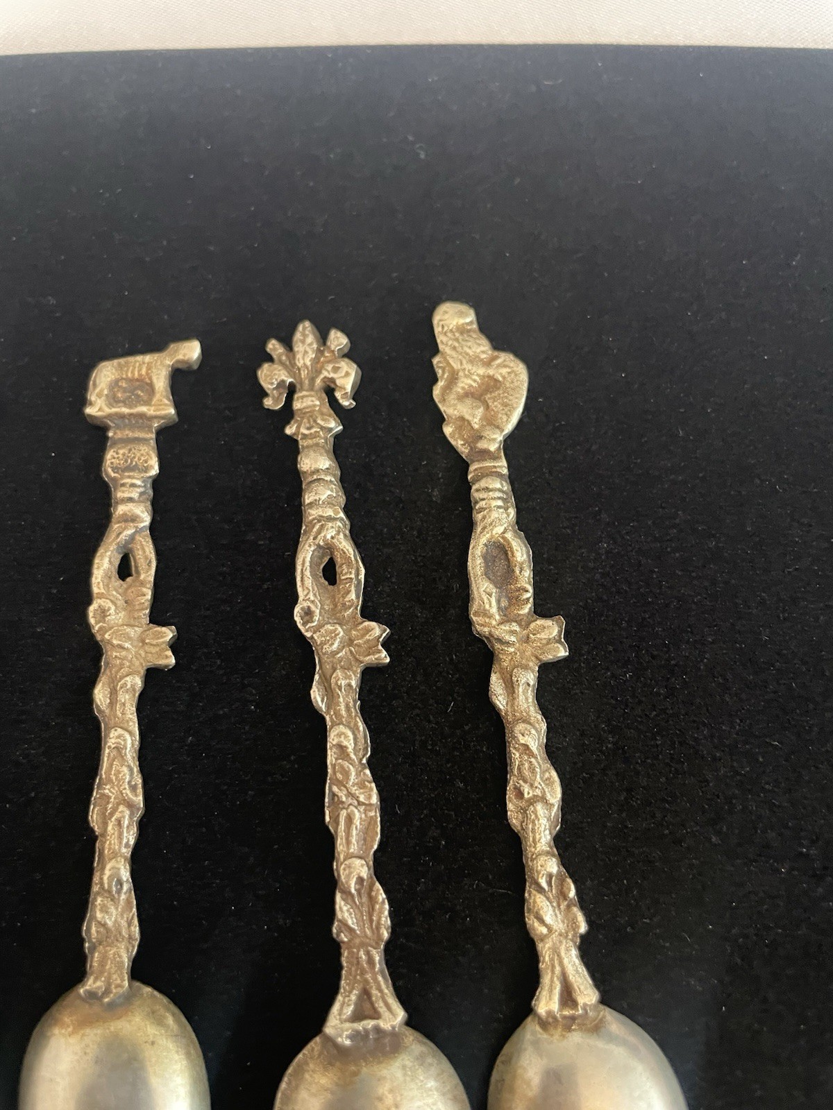 VTG Italy Montagnani Spoon Souvenir Lot of 5 ORNATE DESIGNS Lion Bear Shield