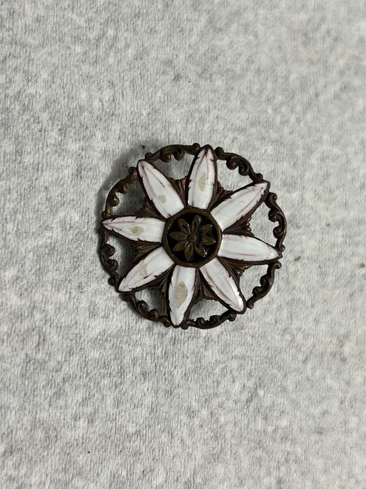 ANTIQUE METAL SHANK FLORAL BUTTON WITH ENAMEL ACCENTS