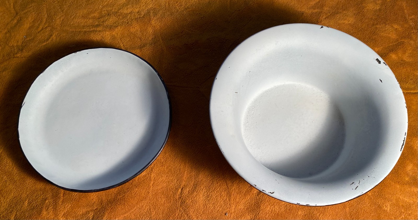 Vintage KILO Scale White With Two Pans United Kingdom