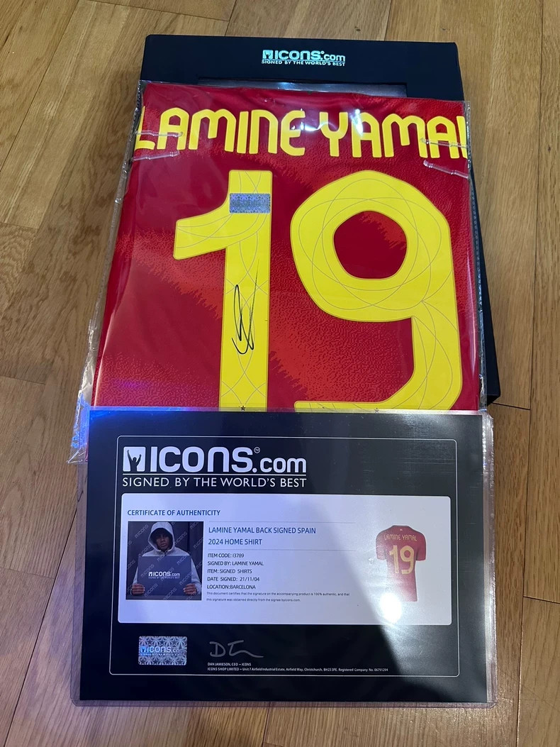 Lamine Yamal Back Signed FC Barcelona 2024-25 Split Home Jersey
