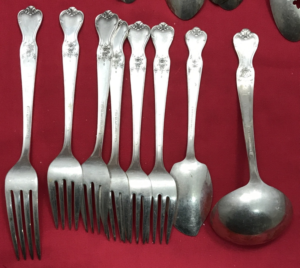 22 Pc 1950 SIGNATURE ROSE Silverplated FORKS SPOONS & SERVING PCS “P” Monogram