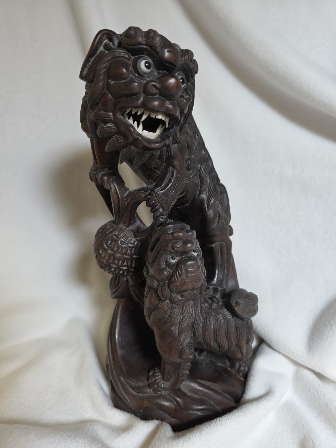 VINTAGE CHINESE FOO DOGS Wood LION HAND CARVED Sculpture White Teeth Eyes