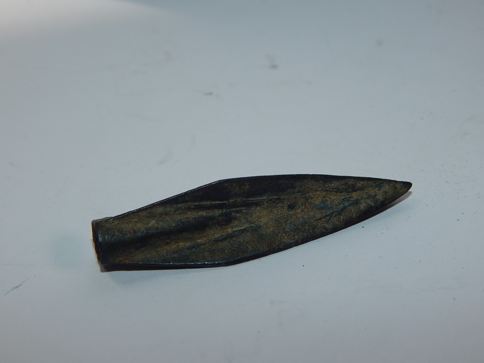 ANCIENT ANTIQUE EXCAVATED BRONZE ARROW HEAD DATE & ORIGIN UNKNOWN