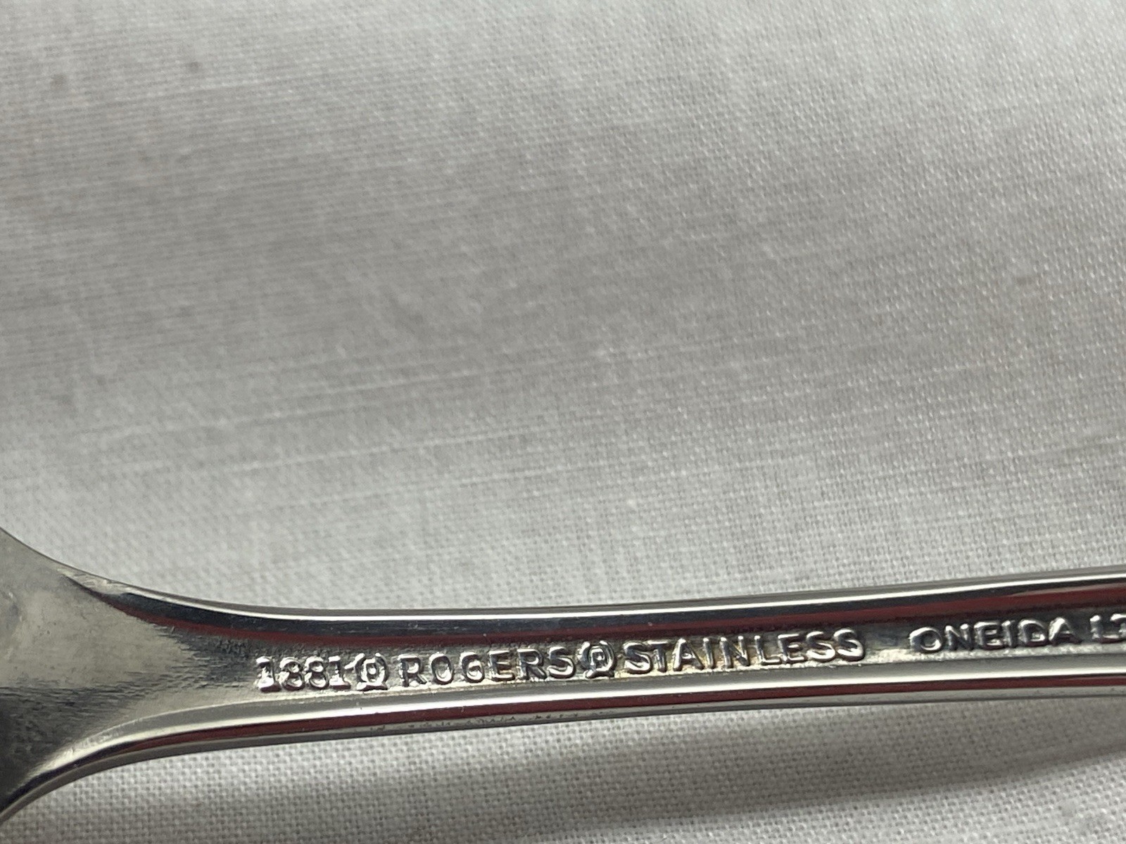 8 ~ 1881 Rogers Oneida LTD Bittersweet Repose Stainless Flatware Soup Spoons `