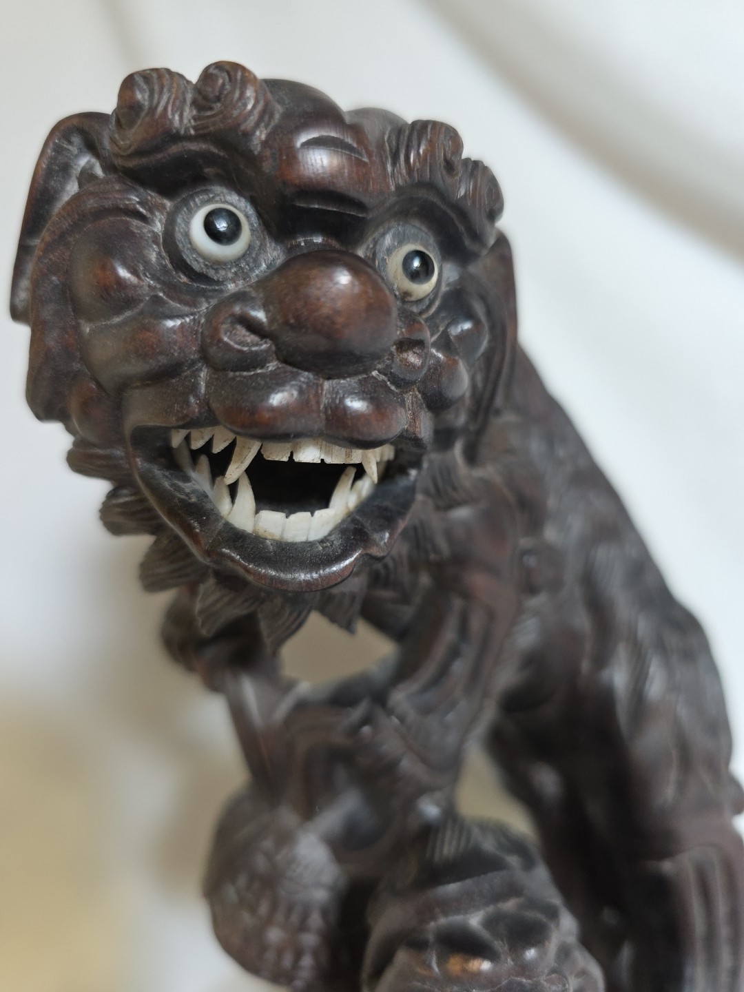 VINTAGE CHINESE FOO DOGS Wood LION HAND CARVED Sculpture White Teeth Eyes