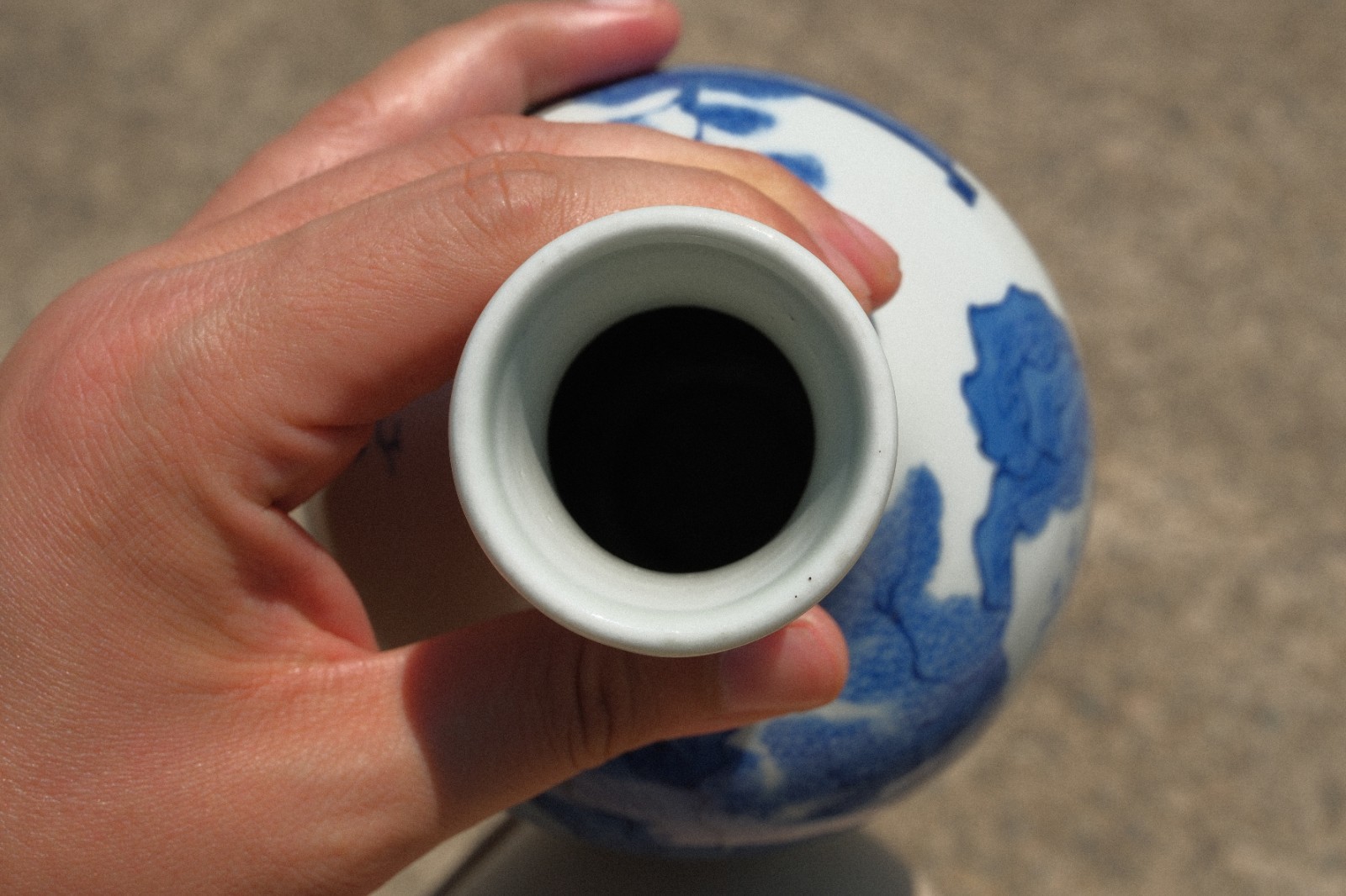 C0102. Blue & White Vase with Landscape & Scholar, Kangxi Mark