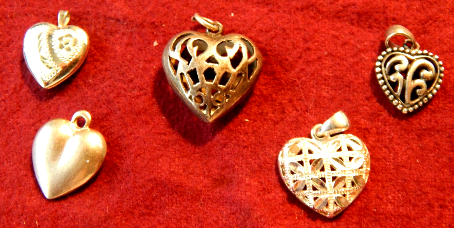 LOT OF 25 STERLING 925 SILVER CHARMS,62.8 GRAMS, ASSORTMENT OF HEARTS &LOCKETTS