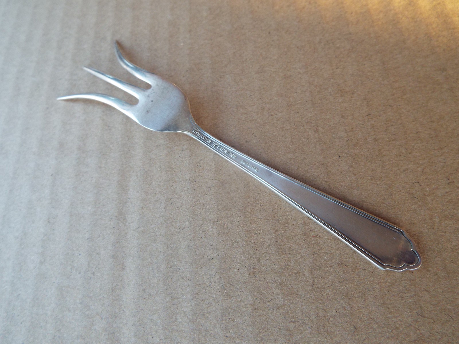 Antique 1921 Mary II Lunt Sterling Silver Treasure Lemon Fork