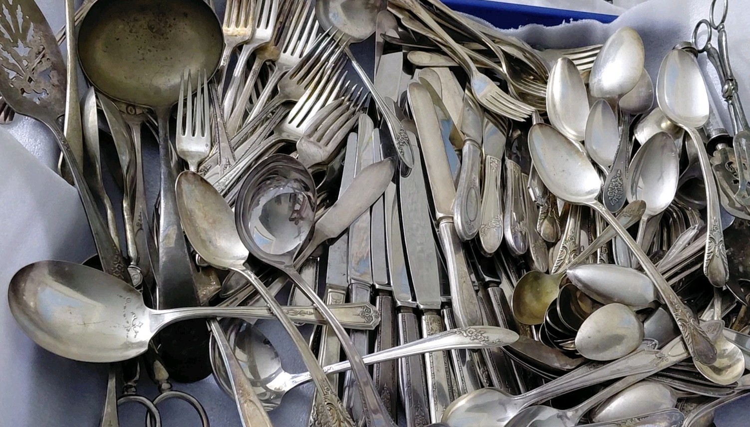 Mixed Lot 180 Pcs Silverplated Knives Forks Spoons For Craft,Repurpose,Metal Art