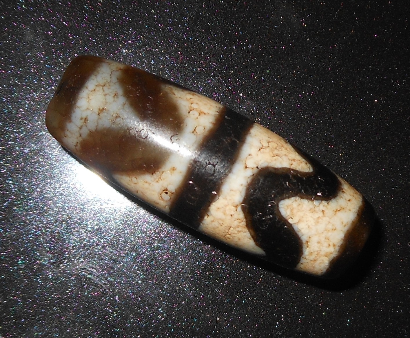 Yes US Shipment no. 128 – Sea Waves SURFER Gzi Dzi – Himalaya Tibet Amulet Bead